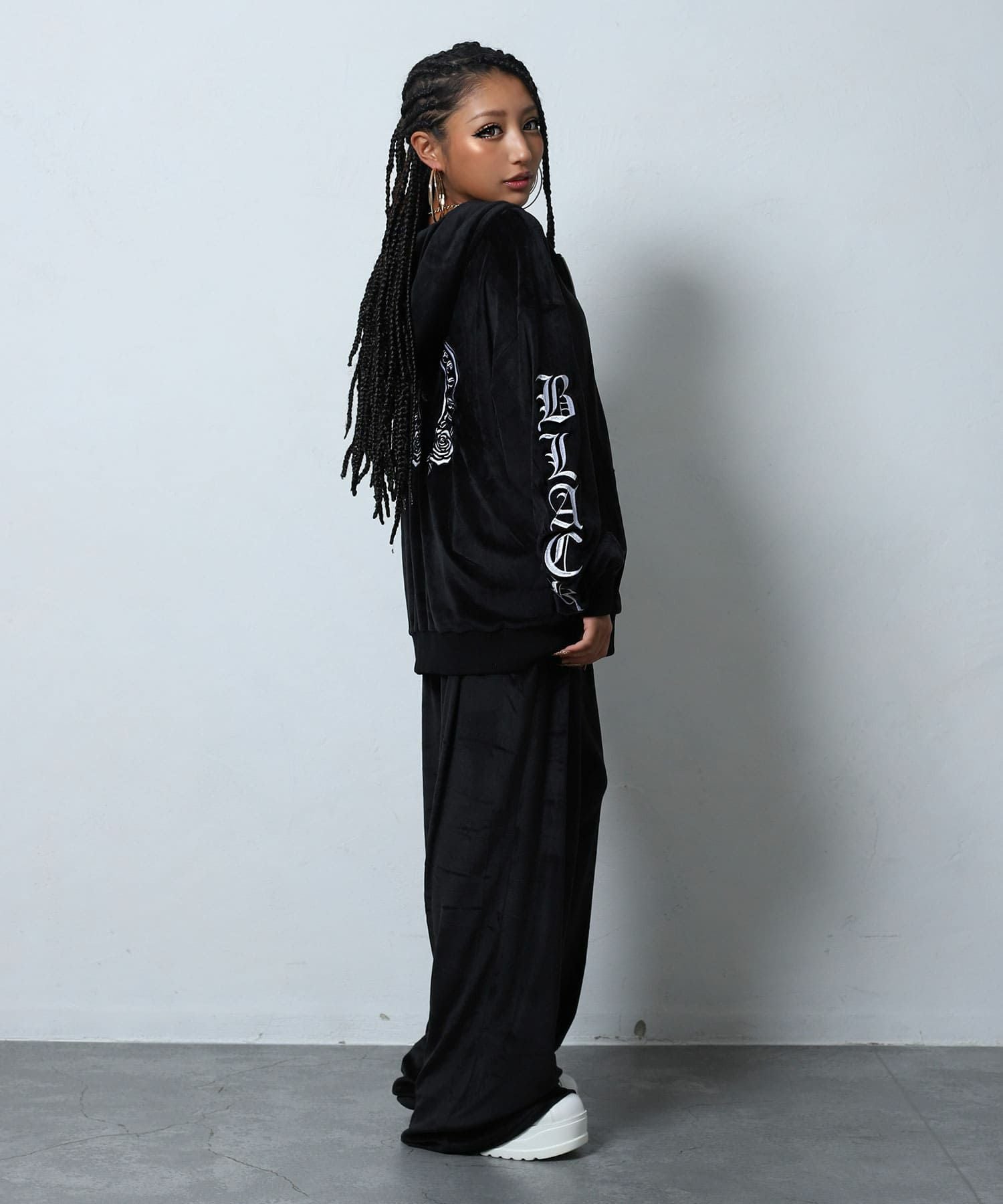 刺繍ベロアセットアップ | レディースギャルファッション通販