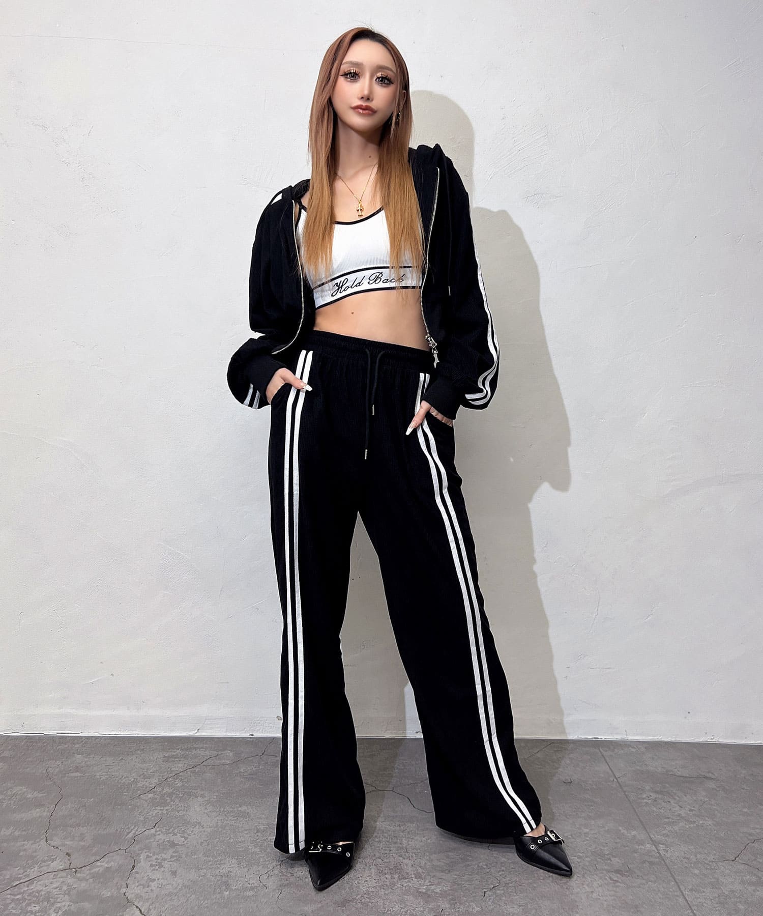 バイカラーロゴキャミソール | レディースギャルファッション通販