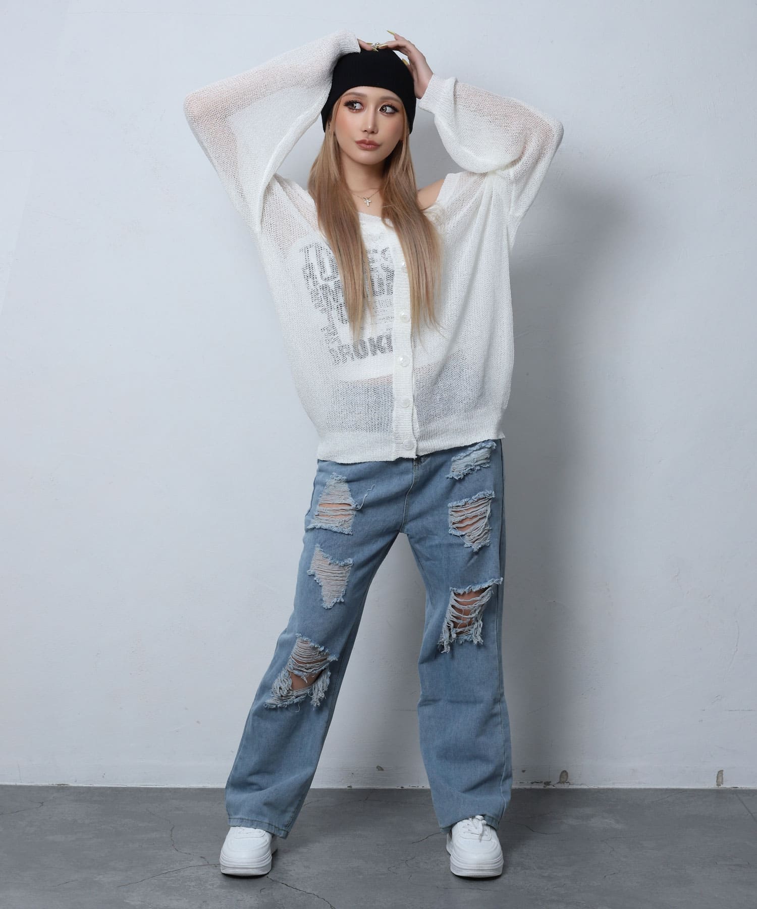 distressed denim pants