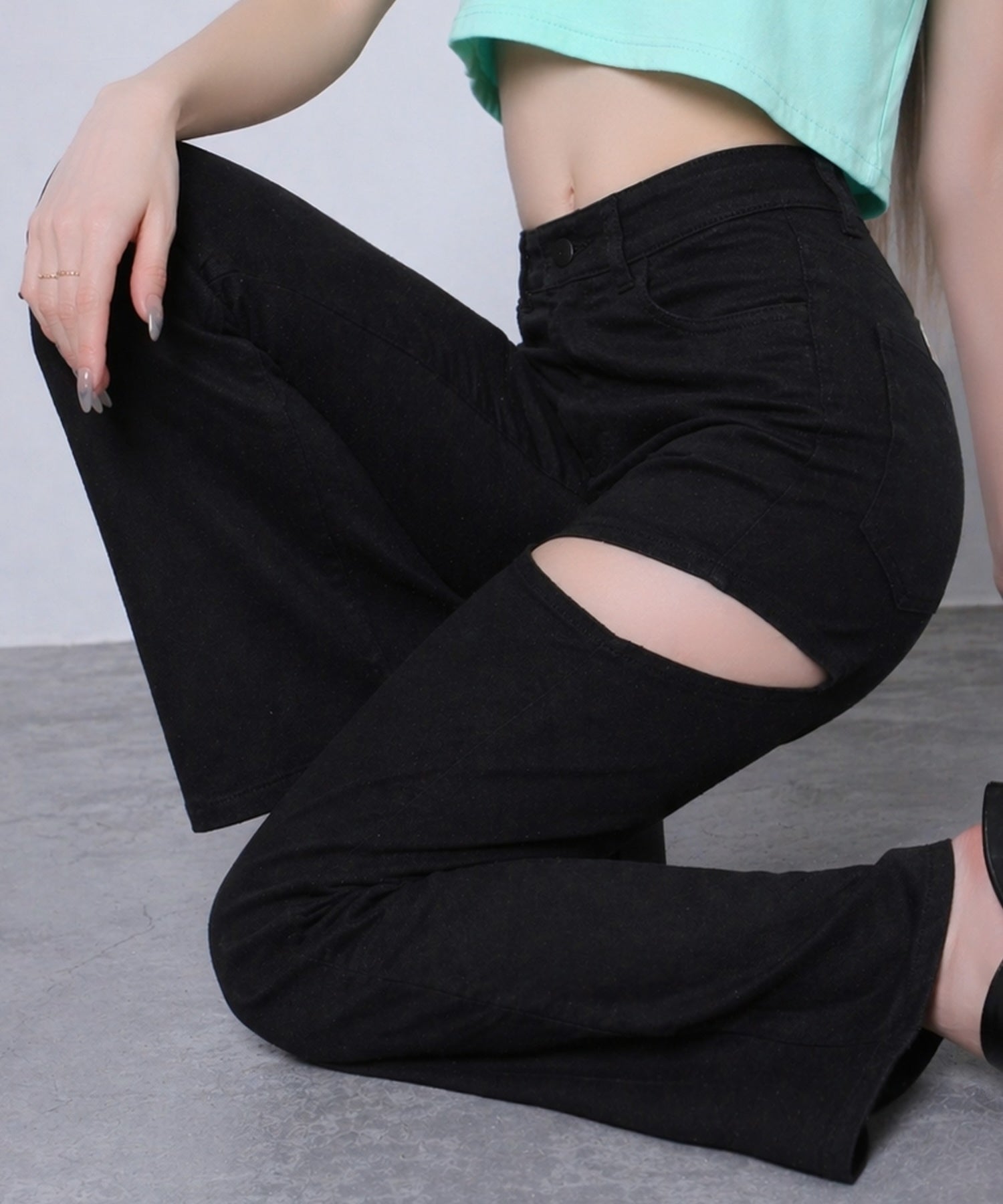 サイドカット美脚フレアパンツ | レディースギャルファッション通販