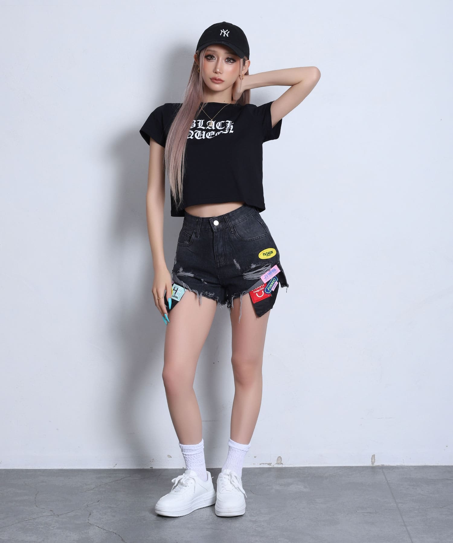 ワッペン付きダメージショートパンツ | レディースギャルファッション