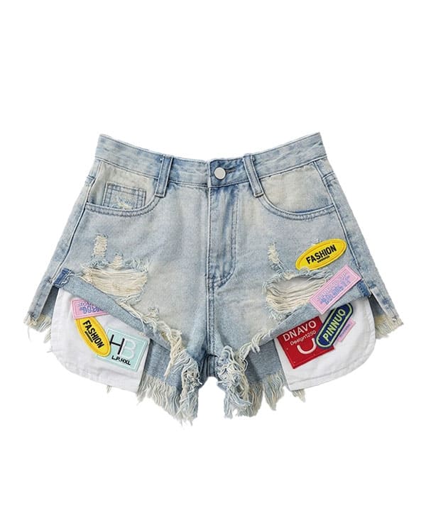 Distressed shorts with patch