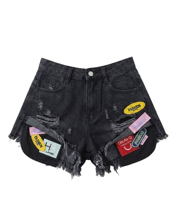 Distressed shorts with patch