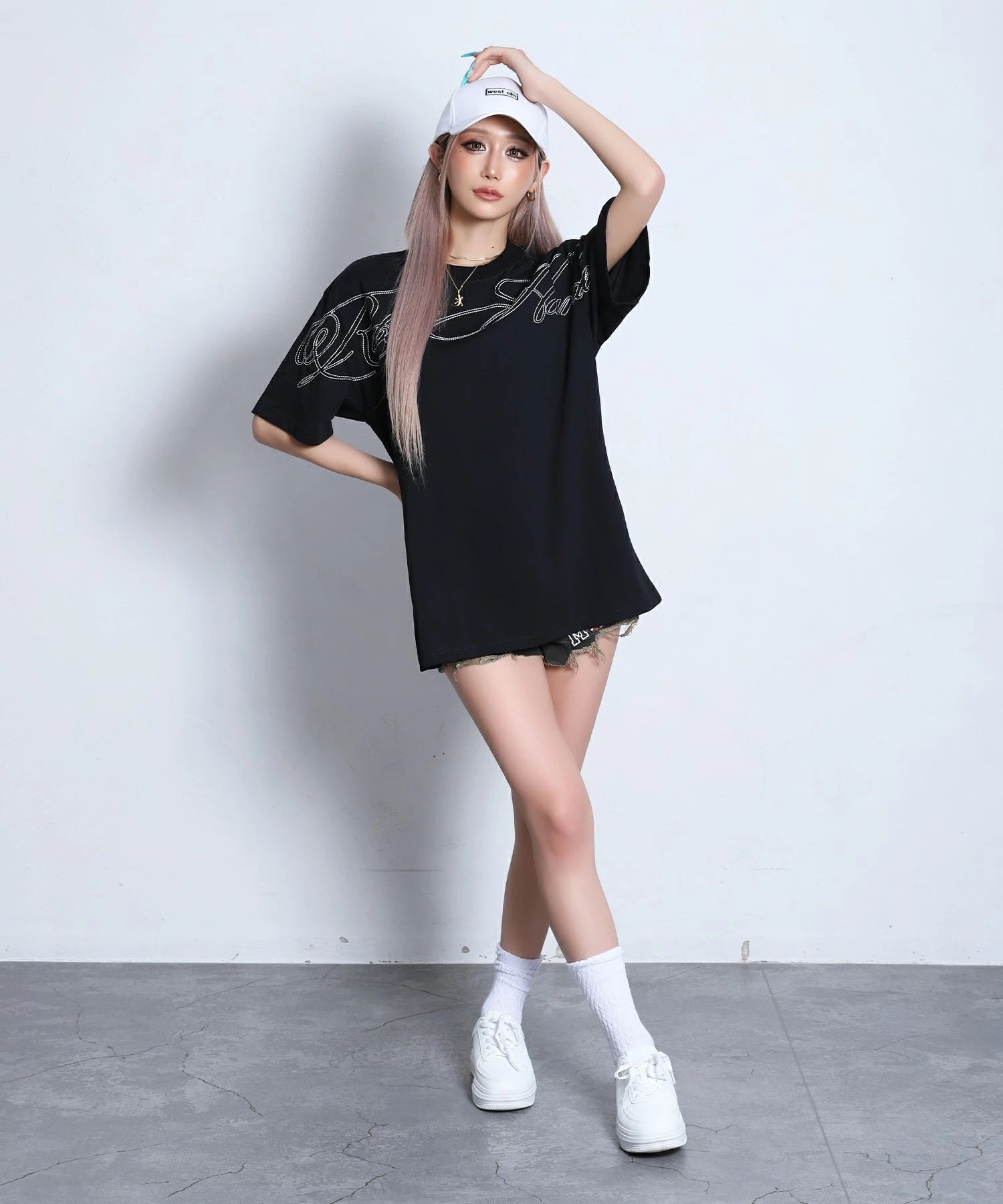 刺繍ロゴTシャツ | レディースギャルファッション通販BLACKQUEEN